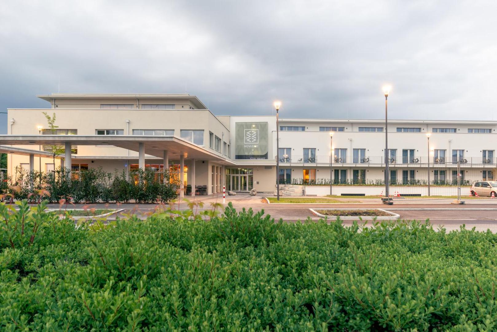 Hotel Novapart Stay Smart Вельс Экстерьер фото