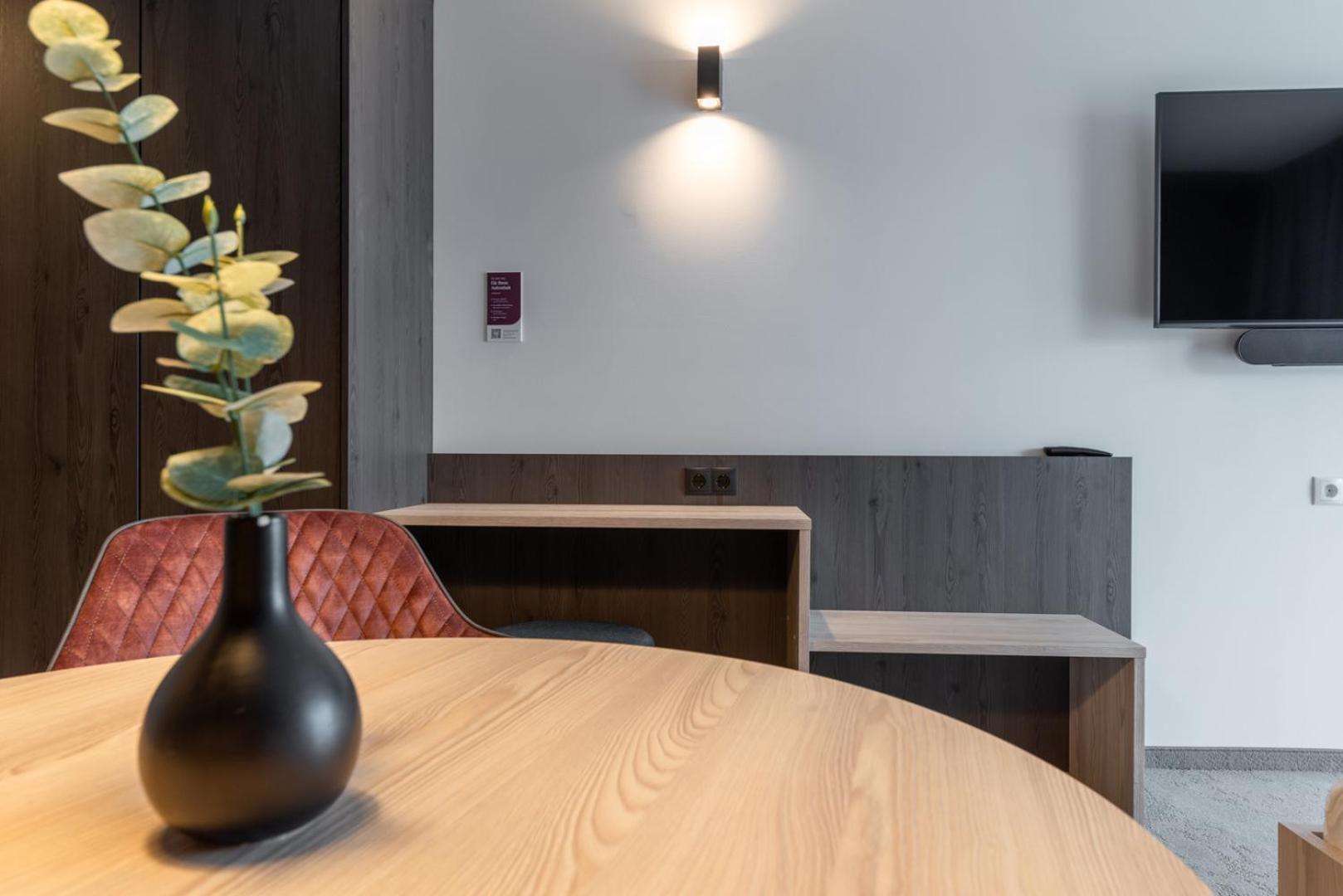 Hotel Novapart Stay Smart Вельс Экстерьер фото