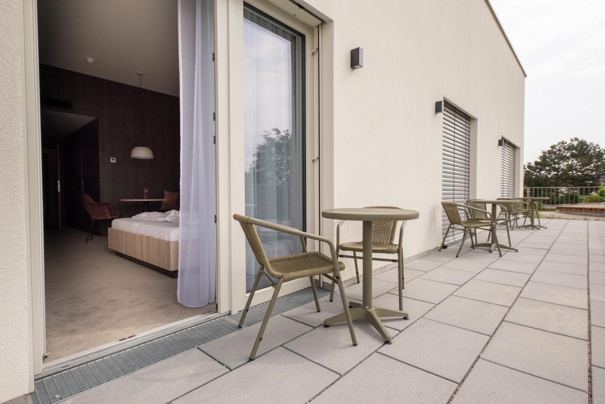 Hotel Novapart Stay Smart Вельс Экстерьер фото